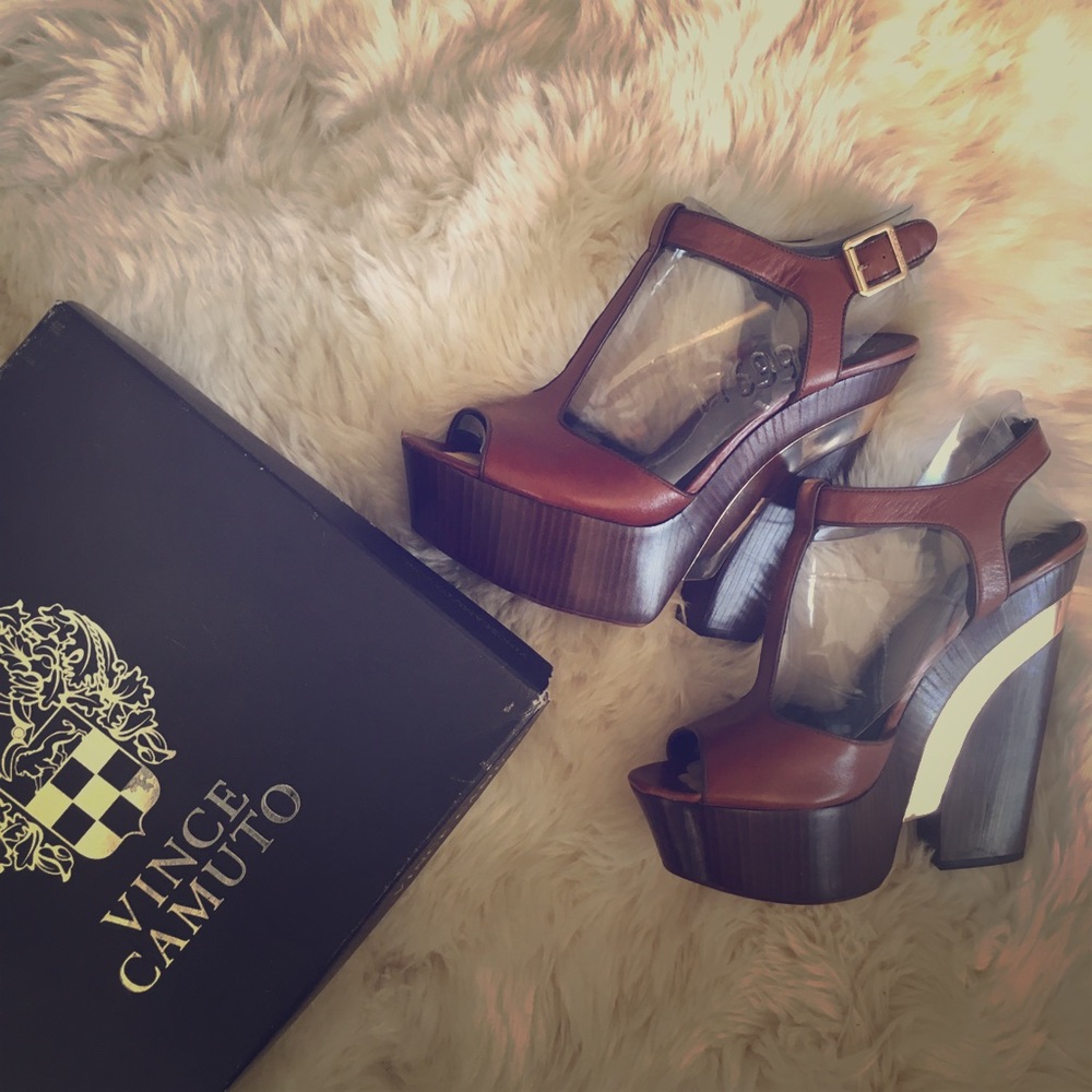 Vince Camuto platform heel 11